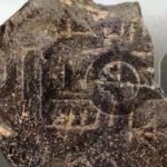 العثور شاهد قبر الكاهن عبد المسيح ابن بقيلة في تل الصياغ الاثري في الكوفة